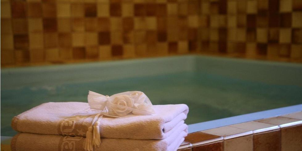 קורברה אין בדיה Hotel La Plaza מראה חיצוני תמונה