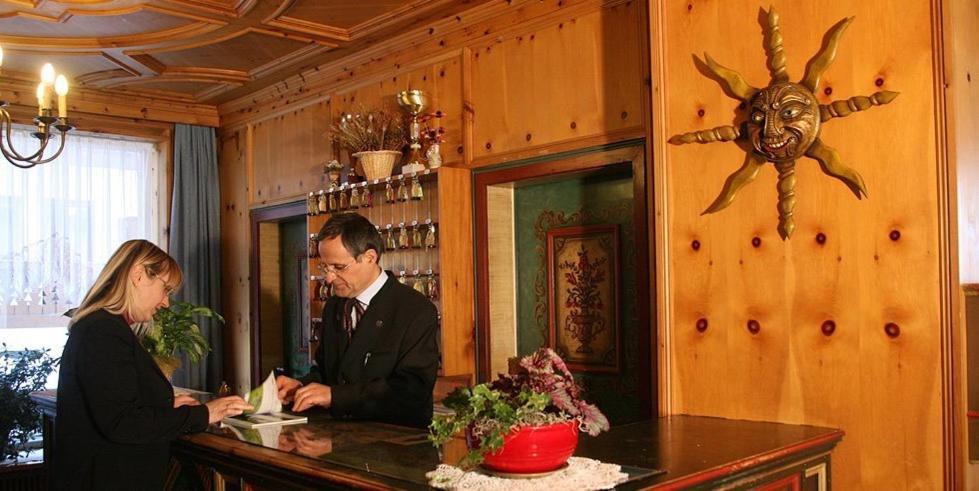 קורברה אין בדיה Hotel La Plaza מראה חיצוני תמונה