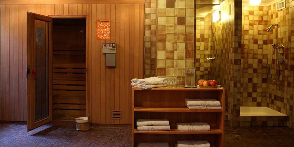 קורברה אין בדיה Hotel La Plaza מראה חיצוני תמונה